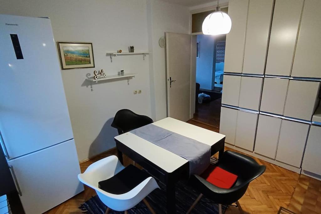Spacious Near Bascarsija - Free Parking Apartment